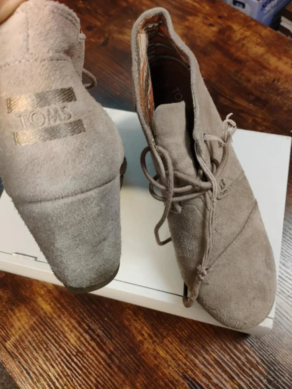 Toms cute lace